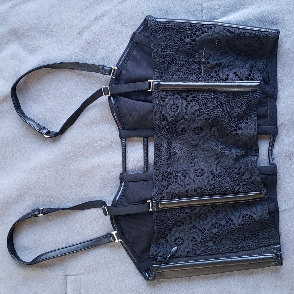 Lingerie - Picture 2 of 2